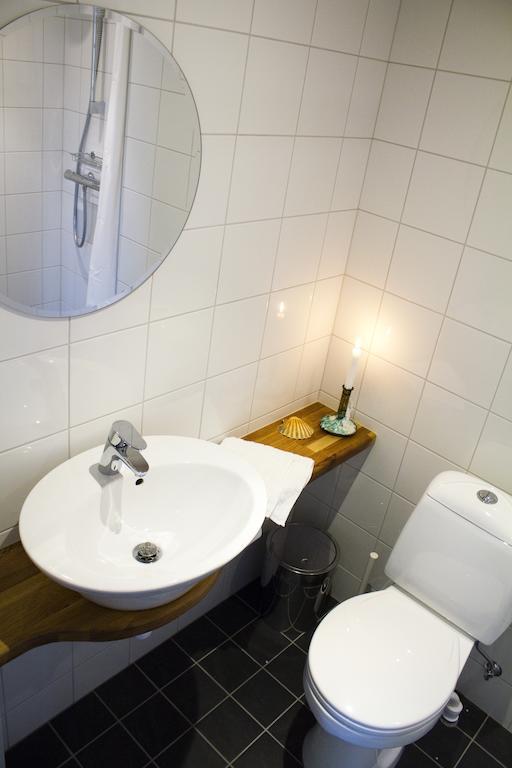 Everts Sjoebods Bed & Breakfast Ґреббестад Номер фото